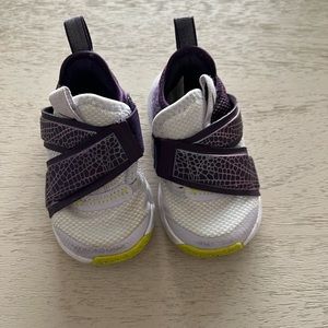 Nike FlyEase Toddler Sneakers